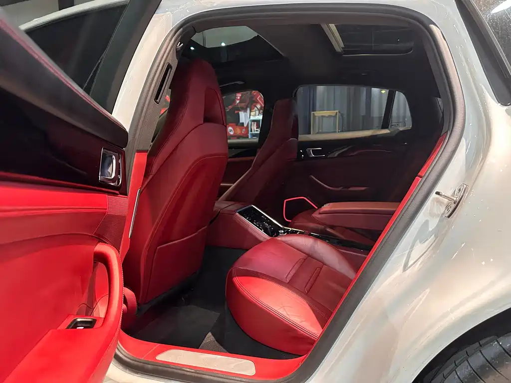 Porsche Panamera — миниатюра 7