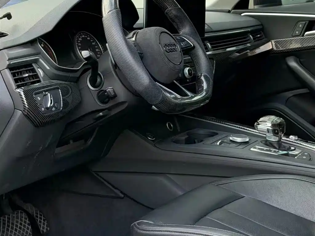Audi A4L 2017 40 TFSI
