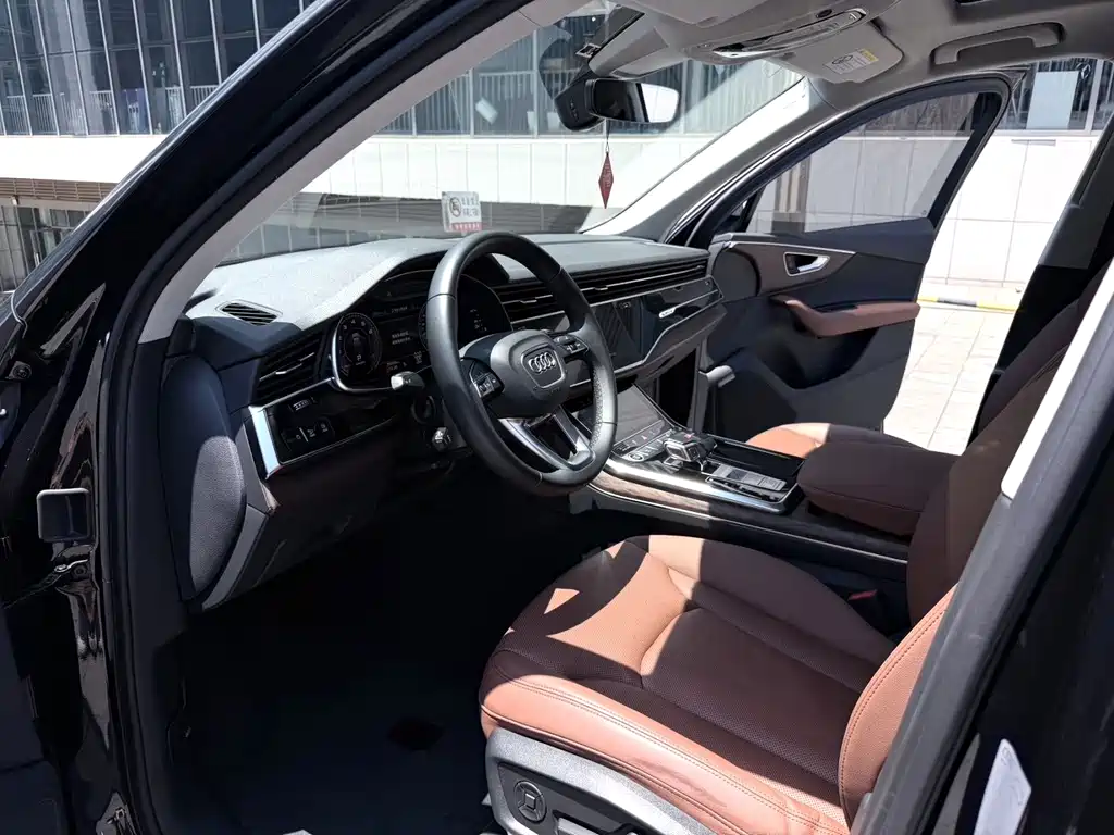 Audi Q7 — миниатюра 4