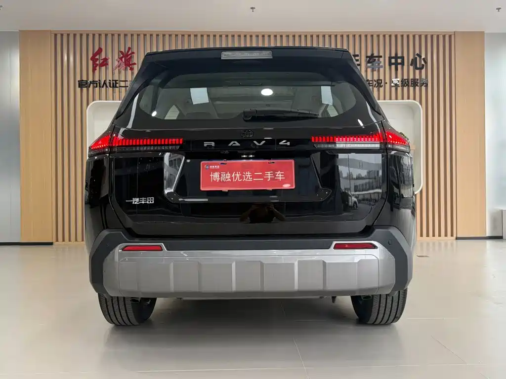 Toyota RAV4 — миниатюра 5