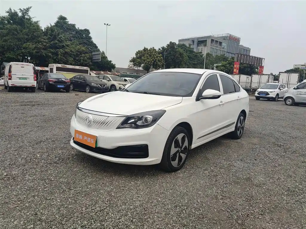DONGFENG E70
