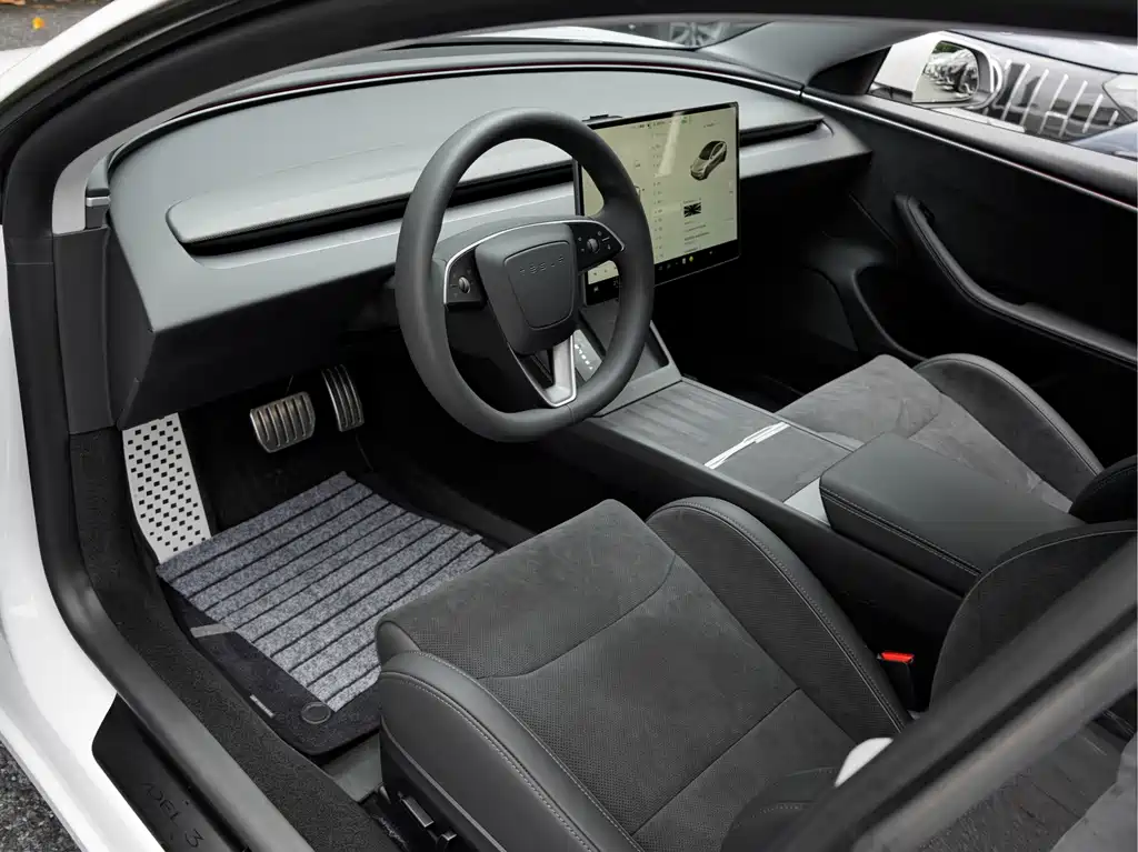 Tesla Model 3 — миниатюра 12