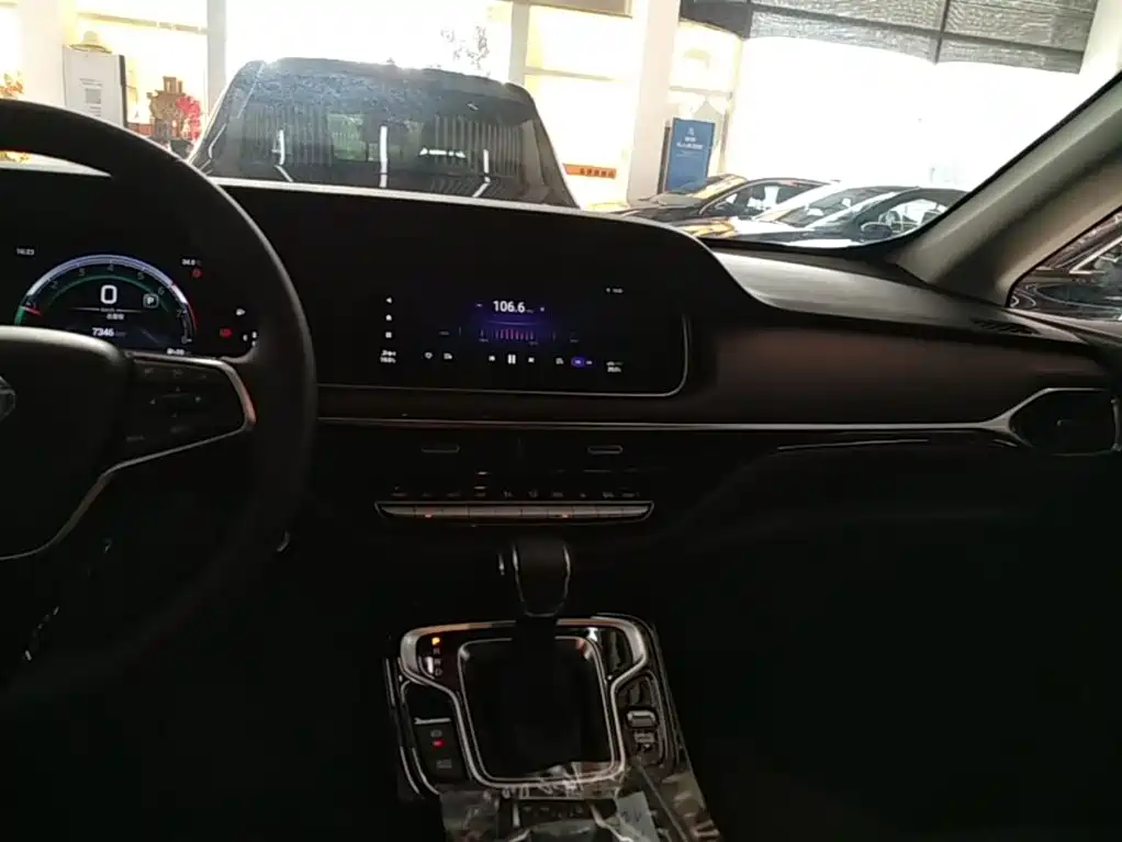 GAC Motor Trumpchi M6 — миниатюра 13