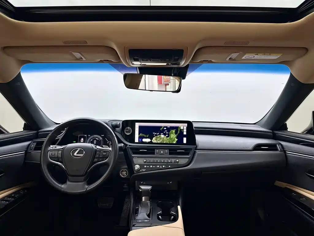 Lexus ES 2022 300h