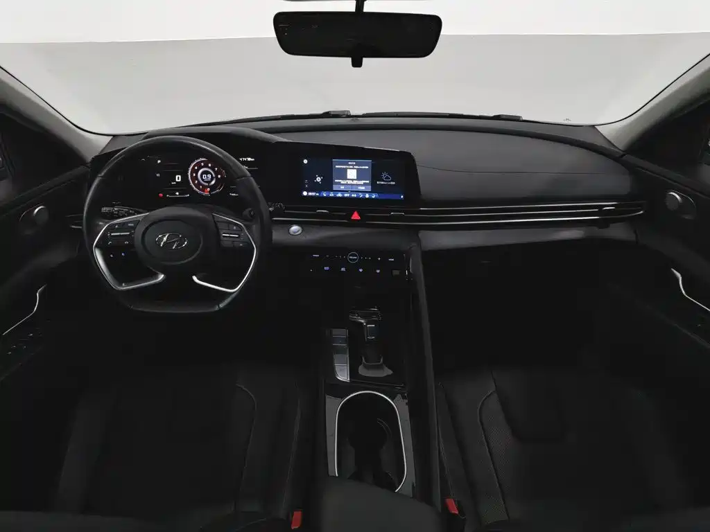 Hyundai Elantra — миниатюра 5