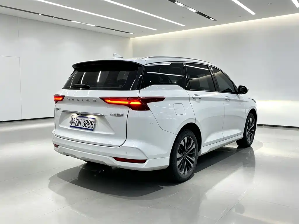 Wuling Victory — миниатюра 9