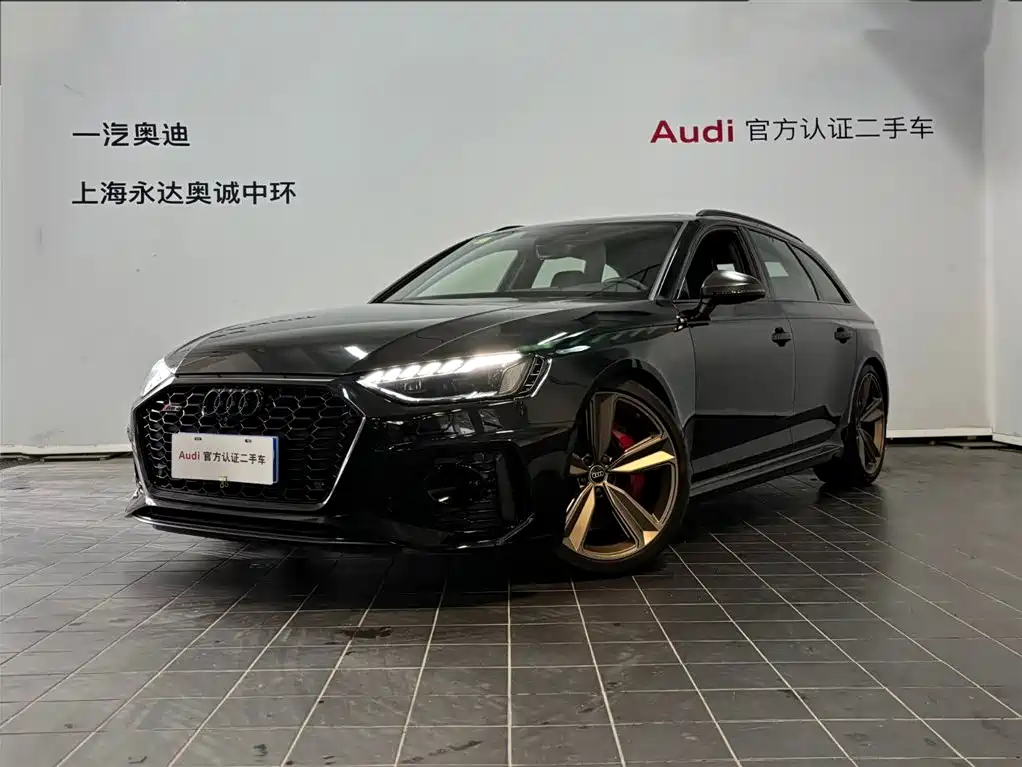 AUDI RS 4