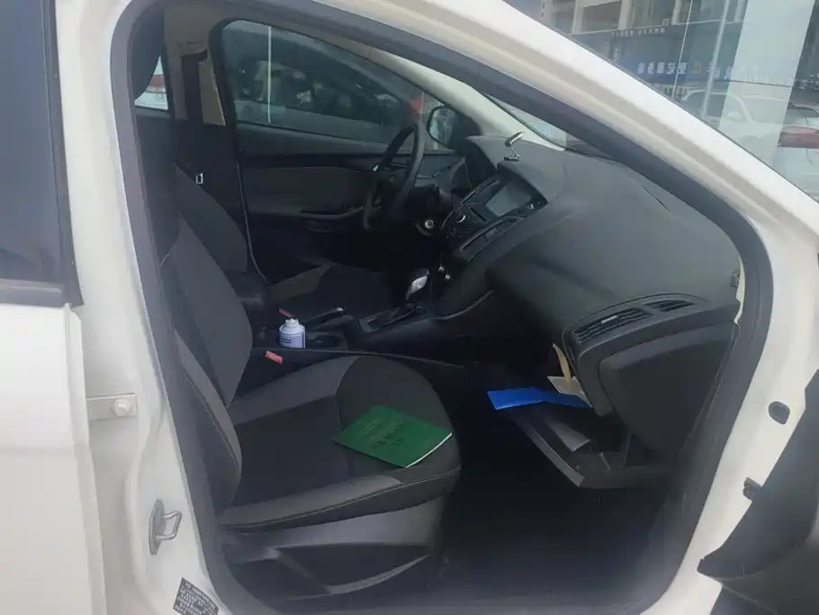 Ford Focus — миниатюра 8