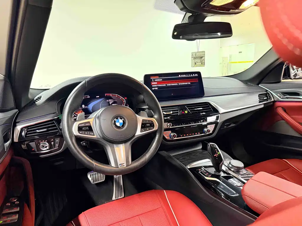 BMW 5 Series — миниатюра 9