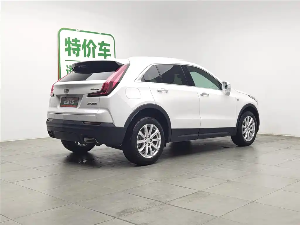 Cadillac XT4 2020 28T