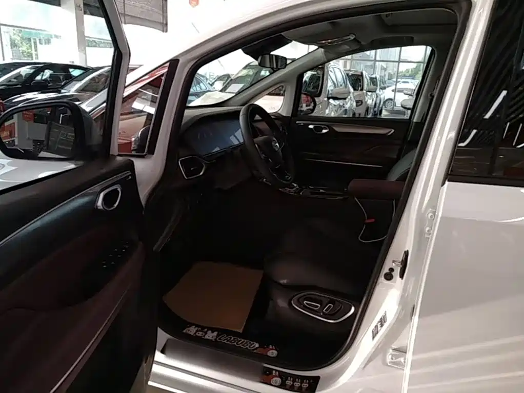 GAC Motor Trumpchi M6 — миниатюра 15