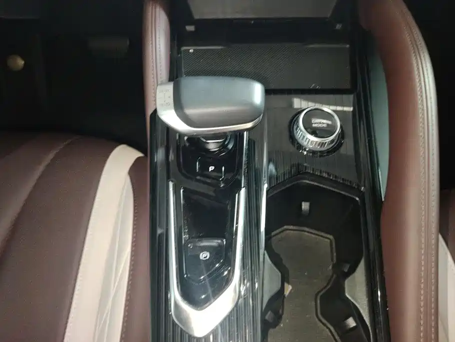 Geely Xingyue L — миниатюра 16
