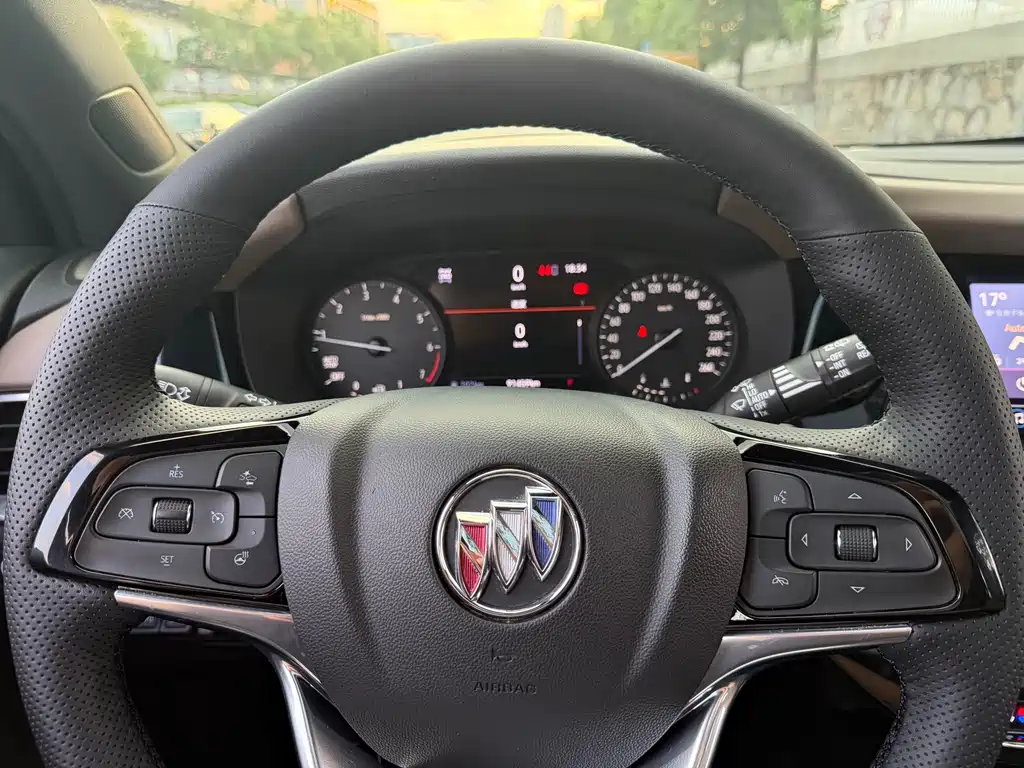 Buick Enclave — миниатюра 15