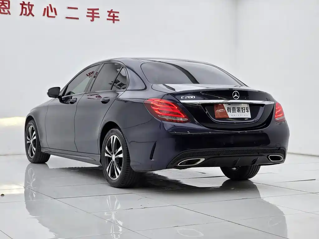 Mercedes-Benz C-Class — миниатюра 6