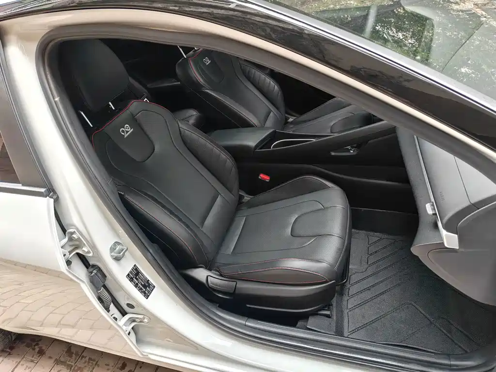 Hyundai Elantra — миниатюра 21