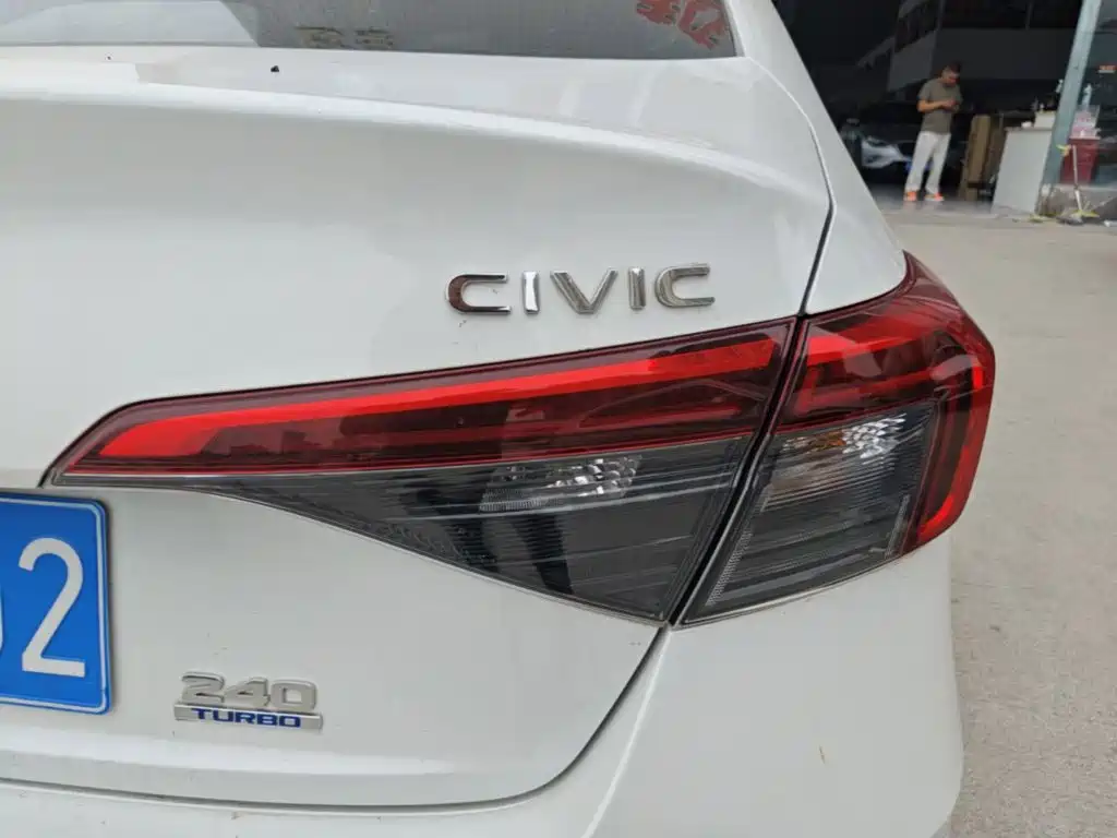 Honda Civic — миниатюра 8