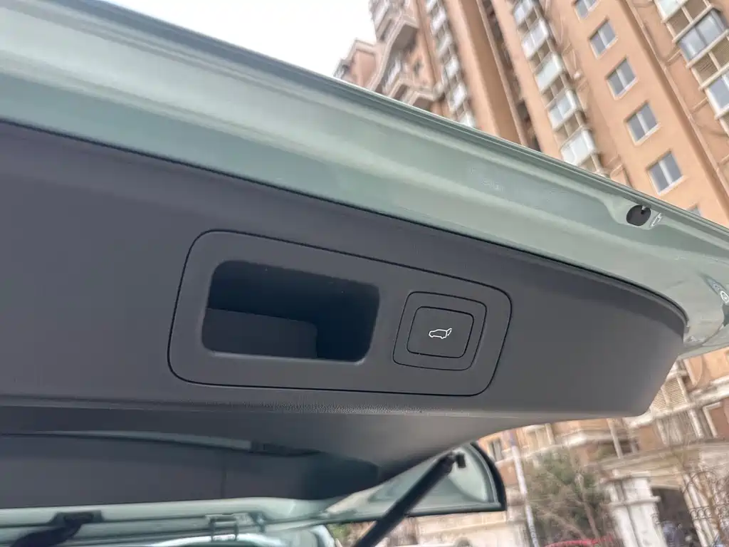 SAIC MAXUS EVERYONE 9