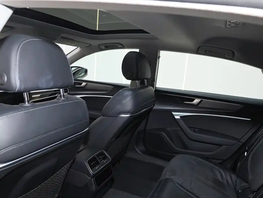 Audi A7L — миниатюра 11