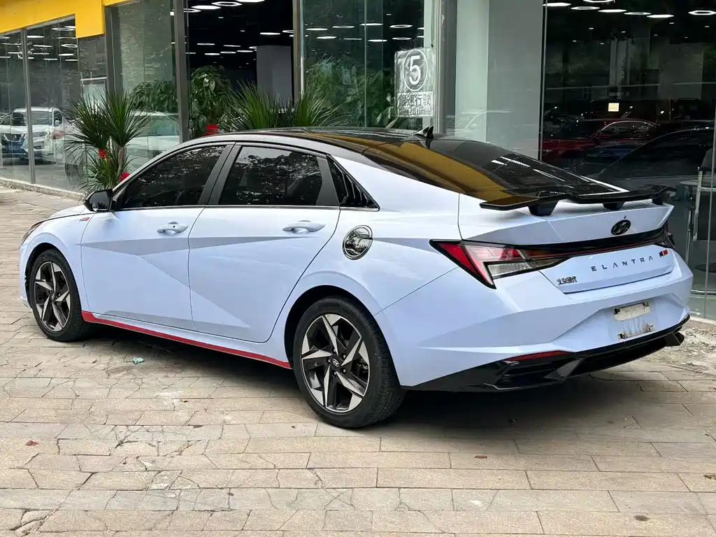 Hyundai Elantra — миниатюра 3