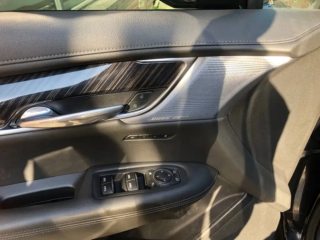 Cadillac XT6 — миниатюра 6