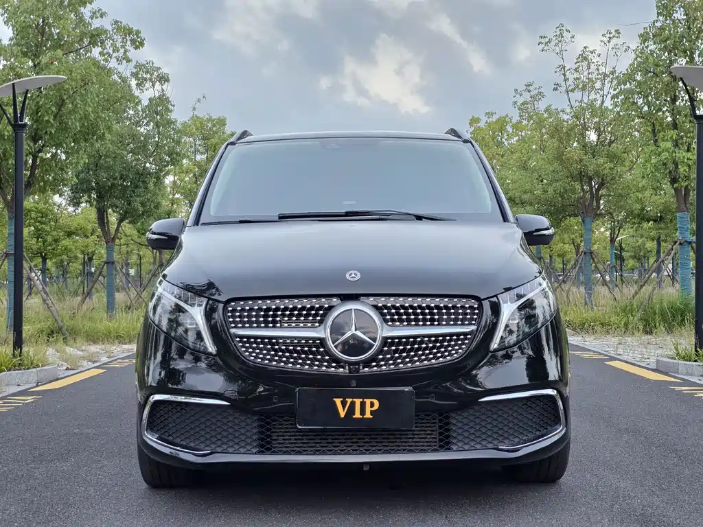 Mercedes-Benz V-Class — миниатюра 2