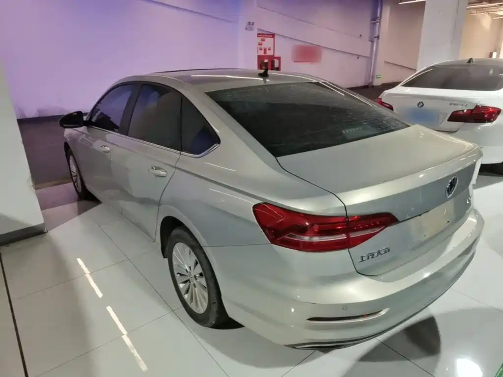 Volkswagen Lavida — миниатюра 5
