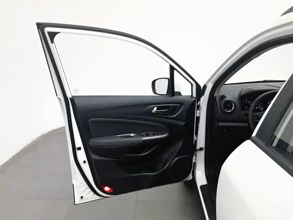 Changan CS15 — миниатюра 8