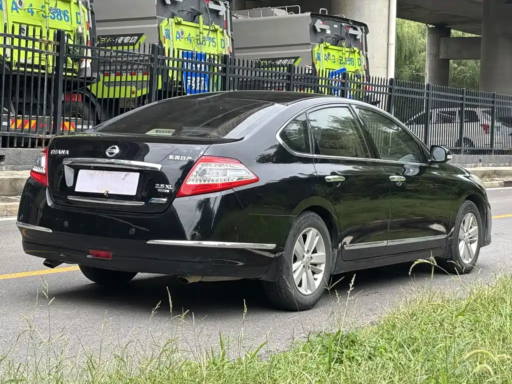 Nissan Teana — миниатюра 6