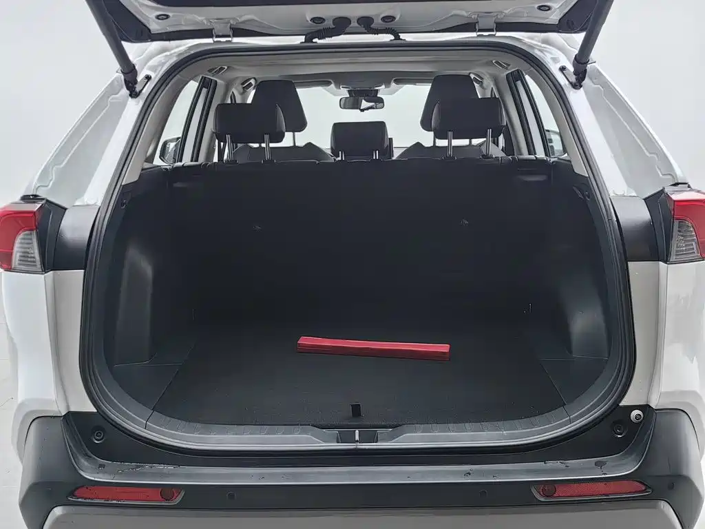 Toyota RAV4 — миниатюра 16