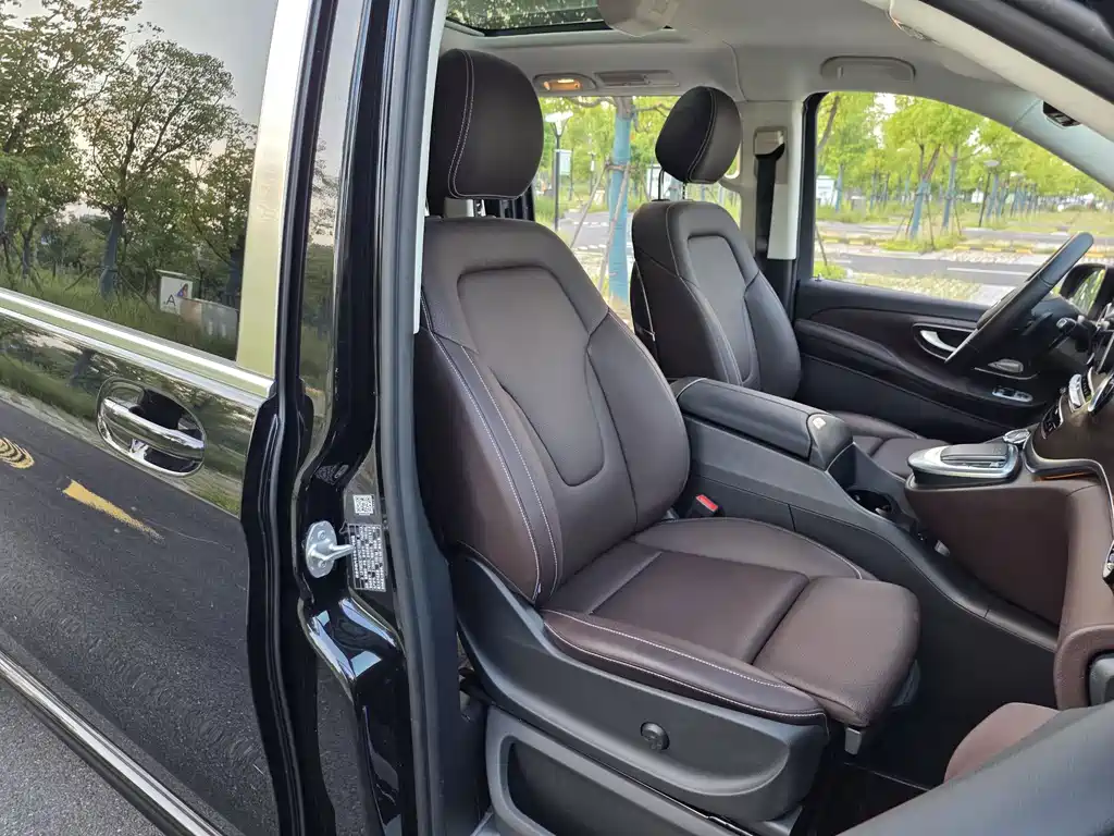 Mercedes-Benz V-Class — миниатюра 12