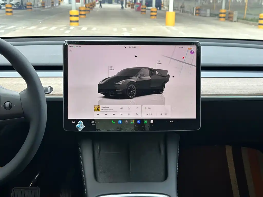 Tesla Model Y — миниатюра 11