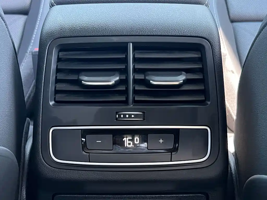 Audi A4L — миниатюра 30