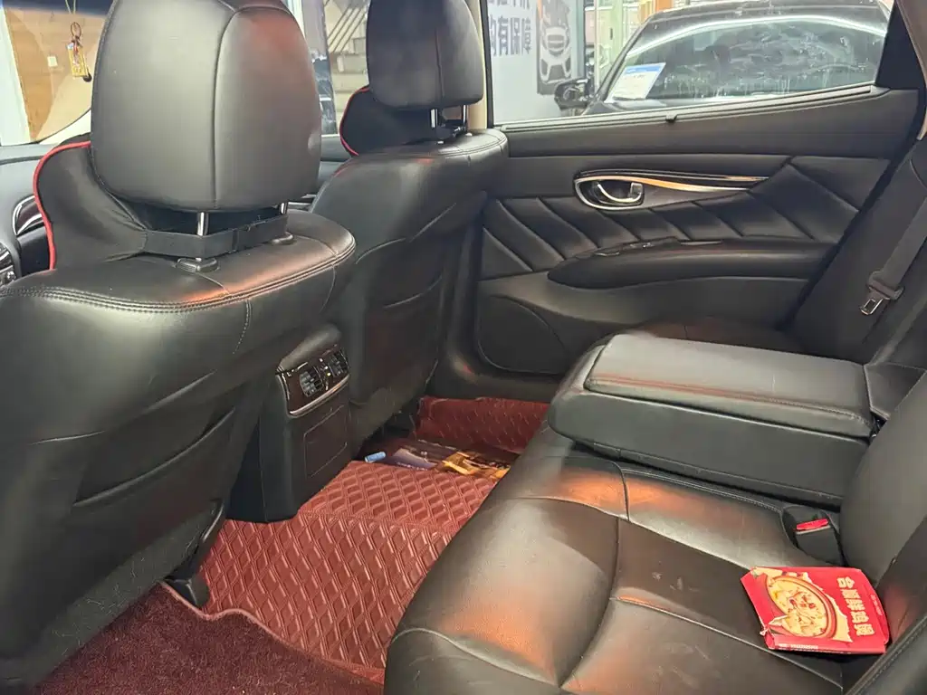Infiniti Q70 — миниатюра 7