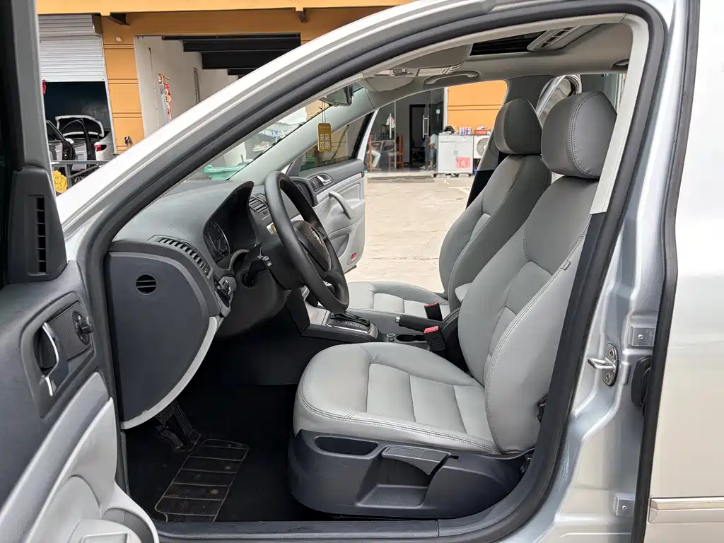 Skoda Octavia 2014 1.6L AT