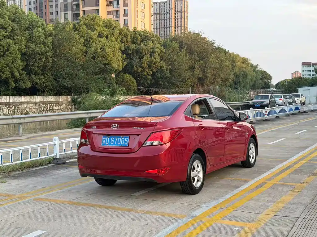 Hyundai Verna — миниатюра 7