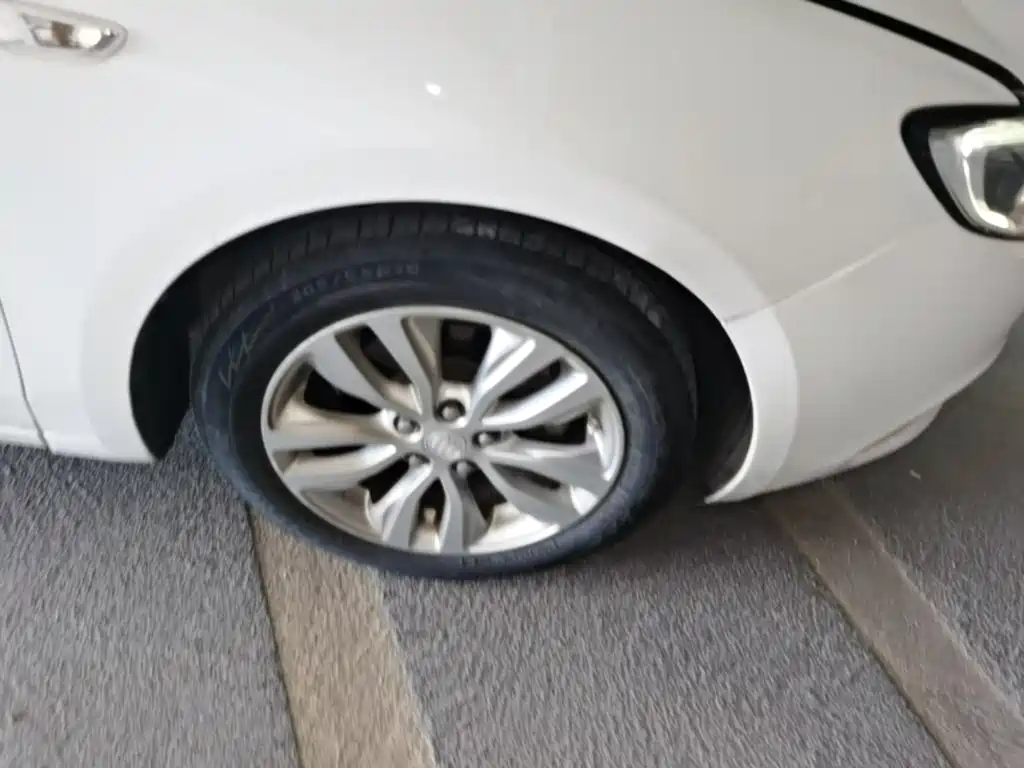 Buick Excelle — миниатюра 12