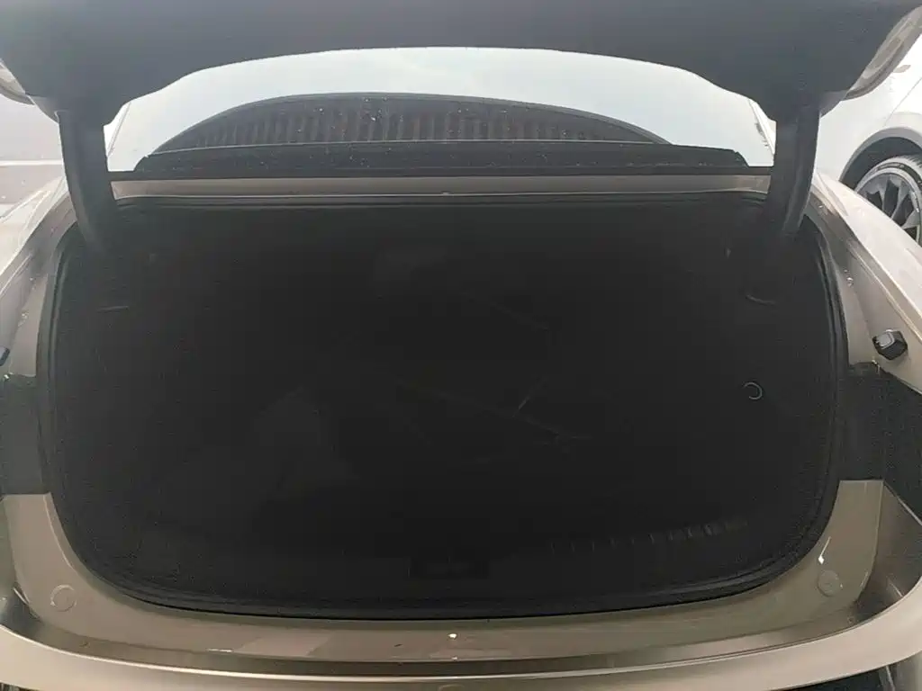Xiaomi SU7 — миниатюра 19