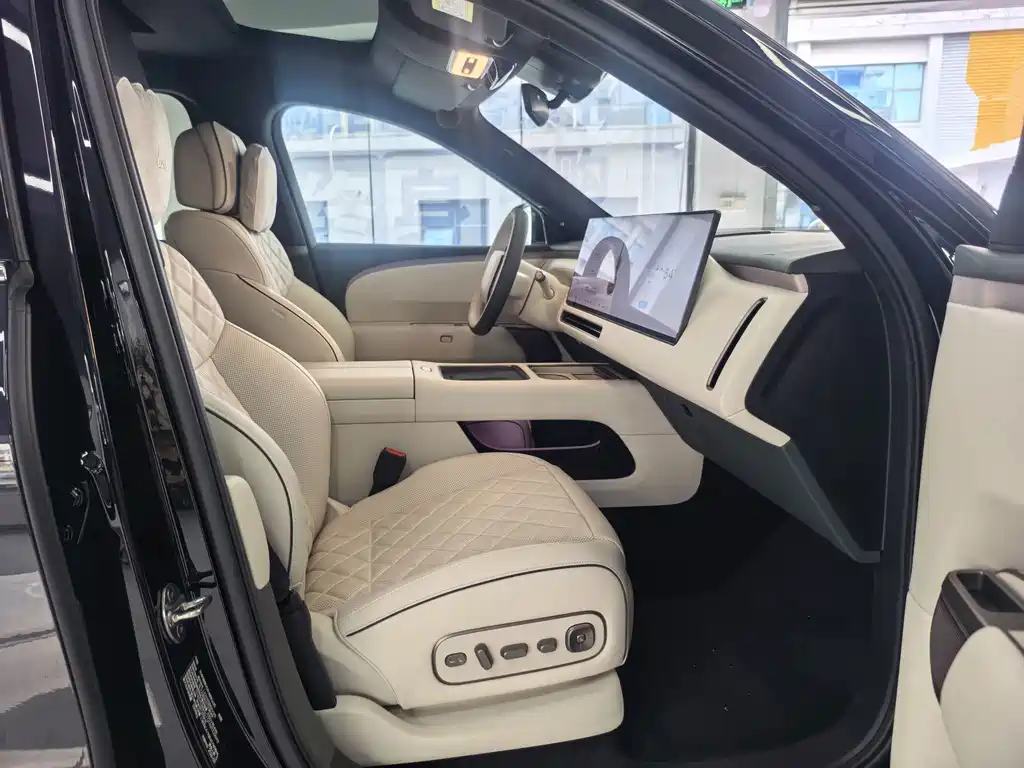 Li Auto Li L8 — миниатюра 16