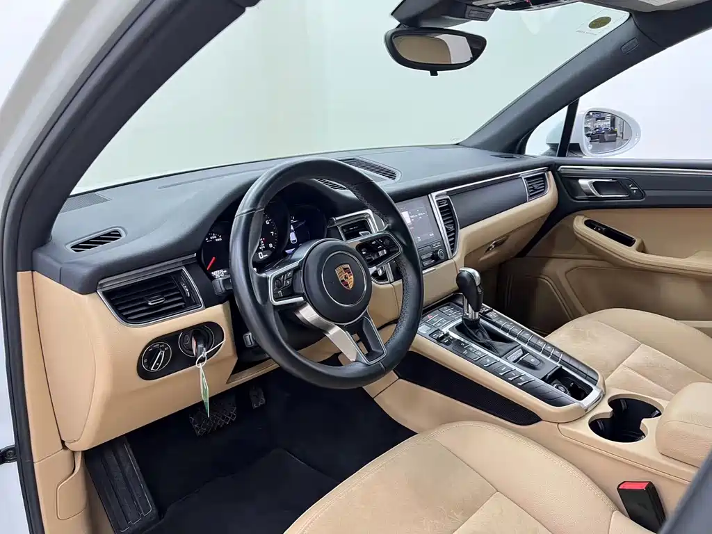 Porsche Macan — миниатюра 8