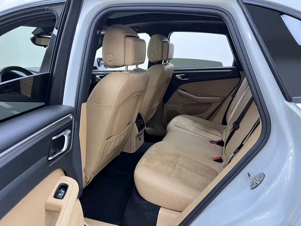 Porsche Macan — миниатюра 10
