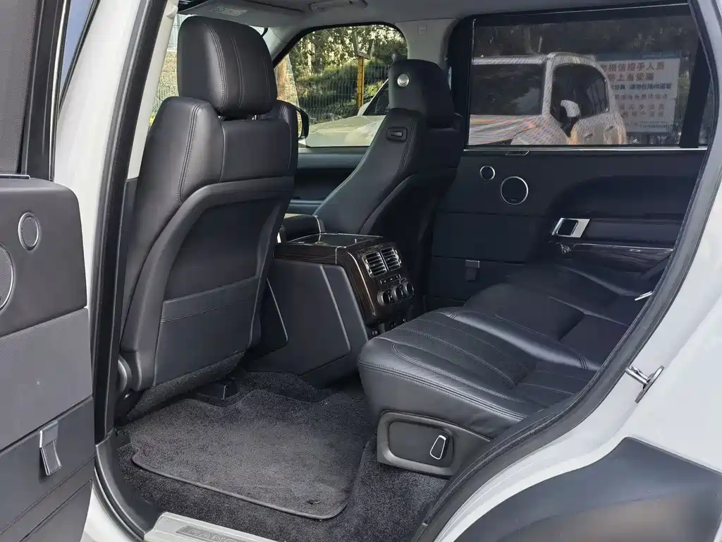 Land Rover Range Rover — миниатюра 9
