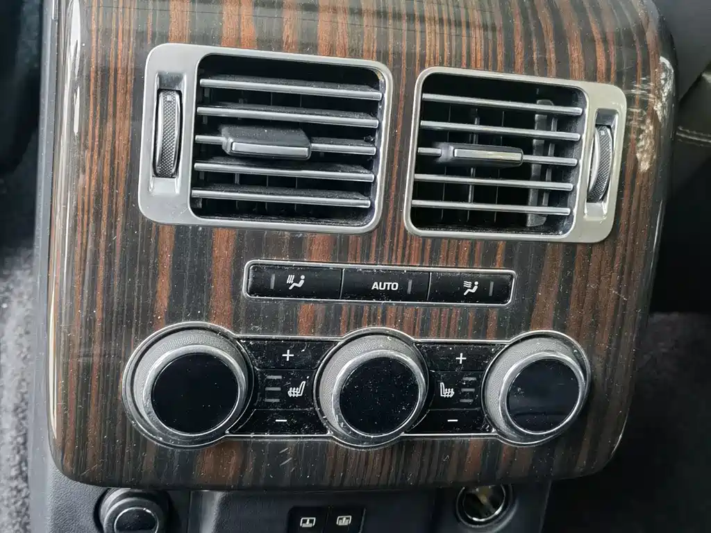 Land Rover Range Rover — миниатюра 10