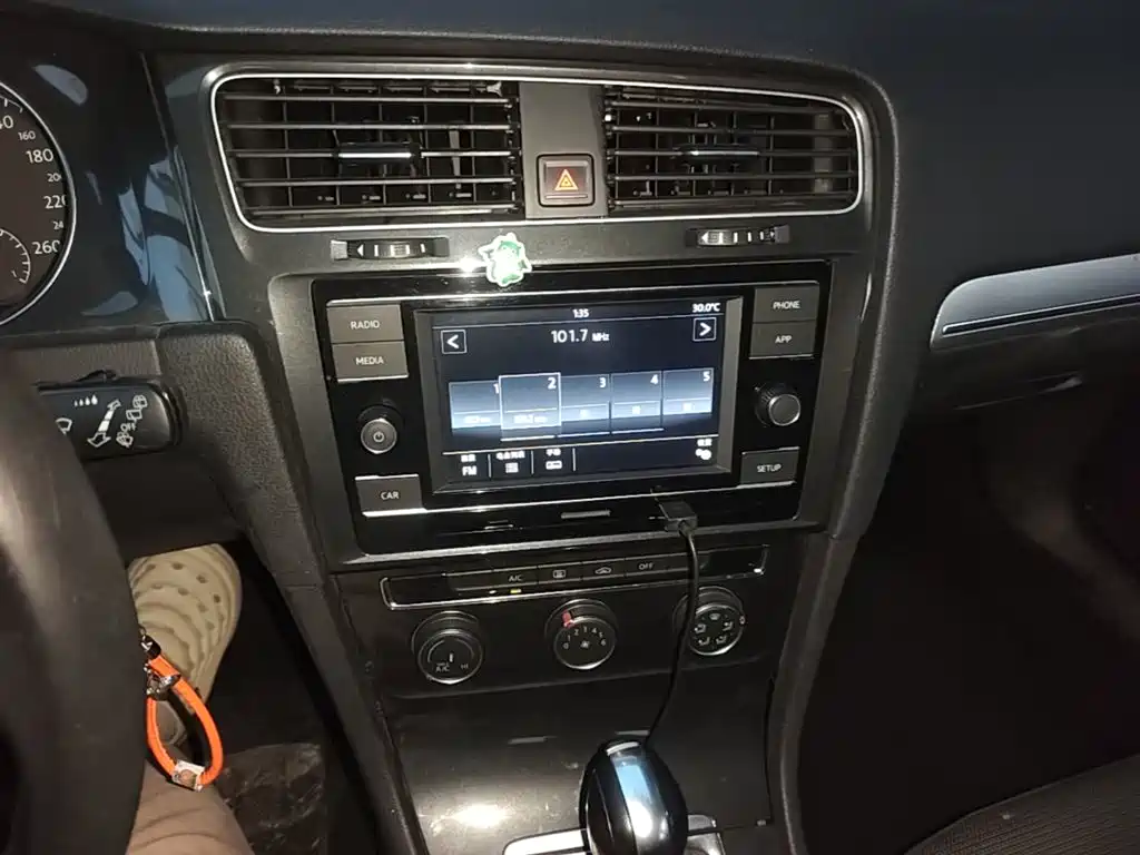 Volkswagen Golf — миниатюра 18
