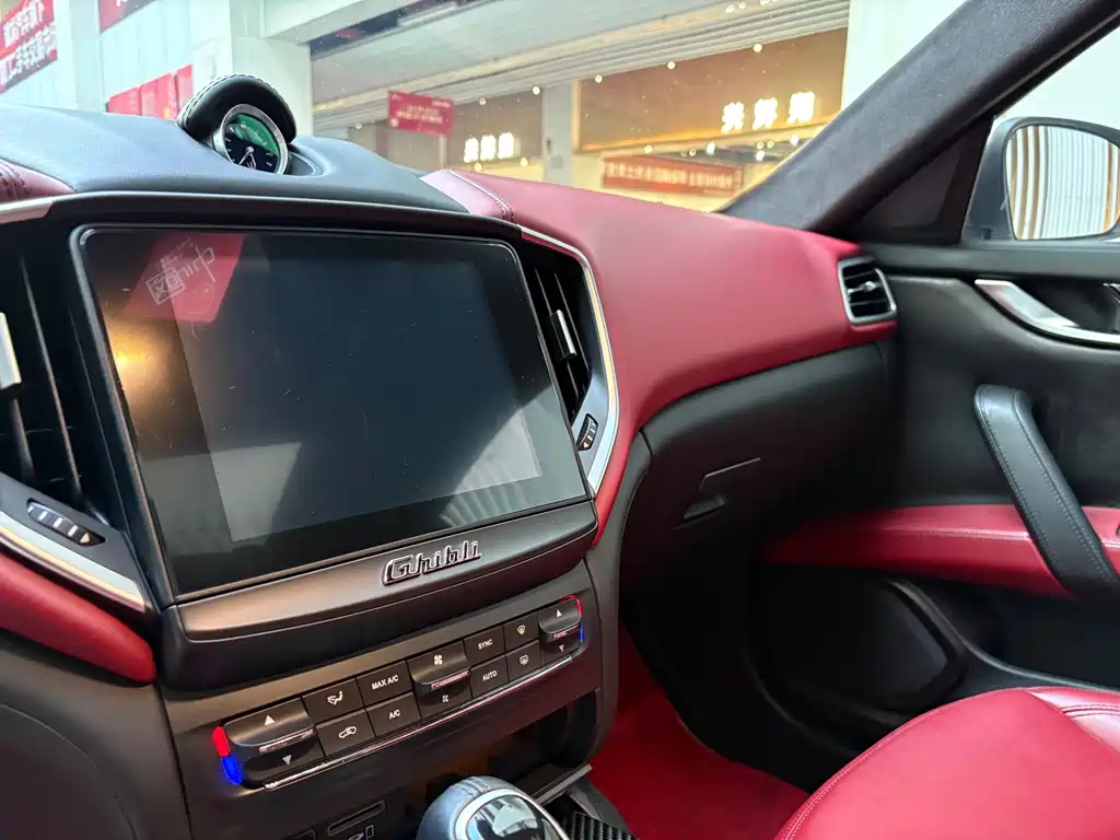 Maserati Ghibli — миниатюра 8
