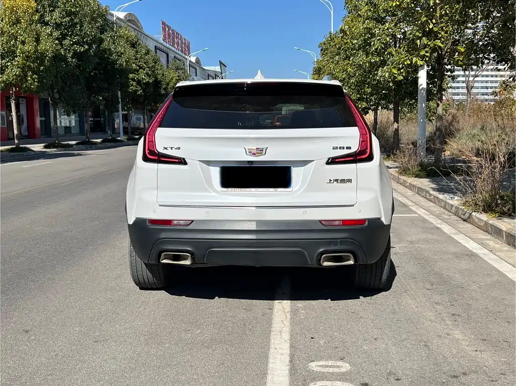 CADILLAC XT4