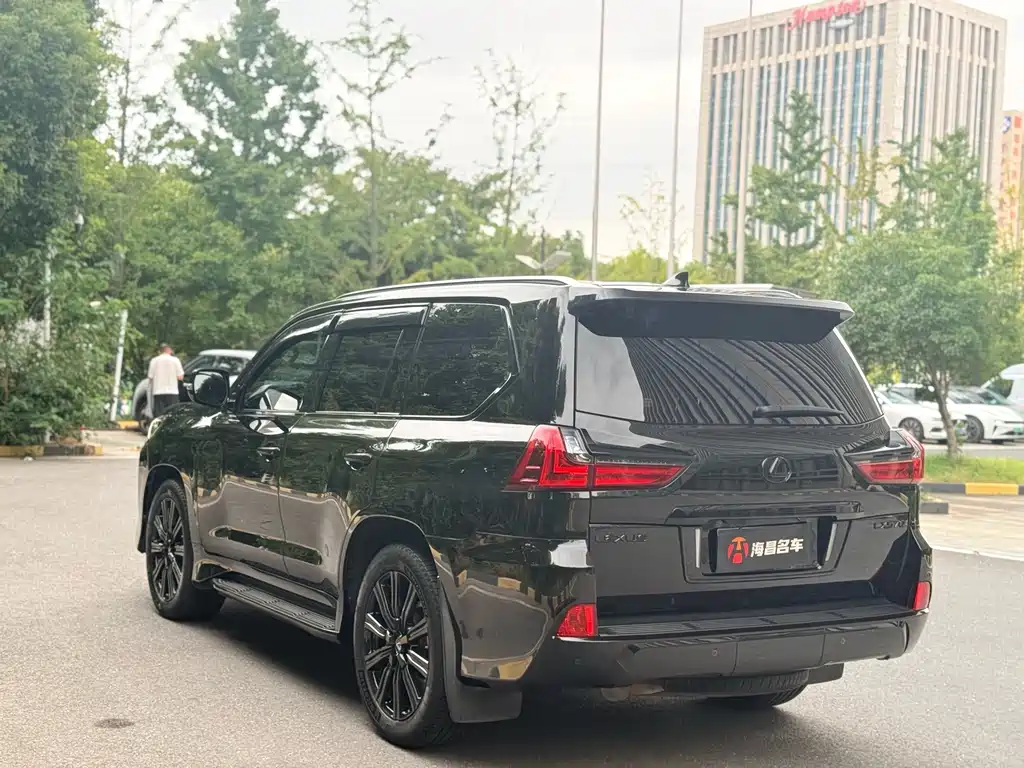 Lexus LX — миниатюра 4