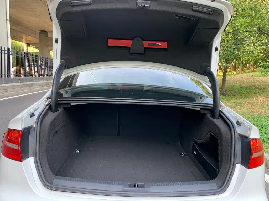 Audi A4L — миниатюра 15