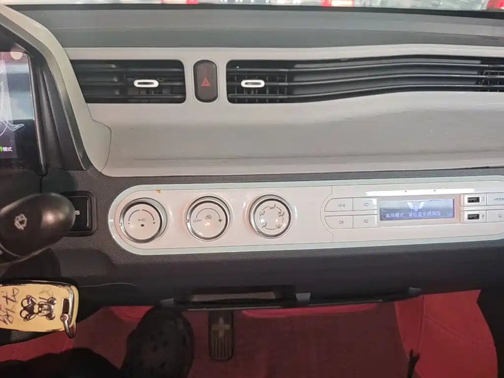 Wuling MINIEV — миниатюра 13