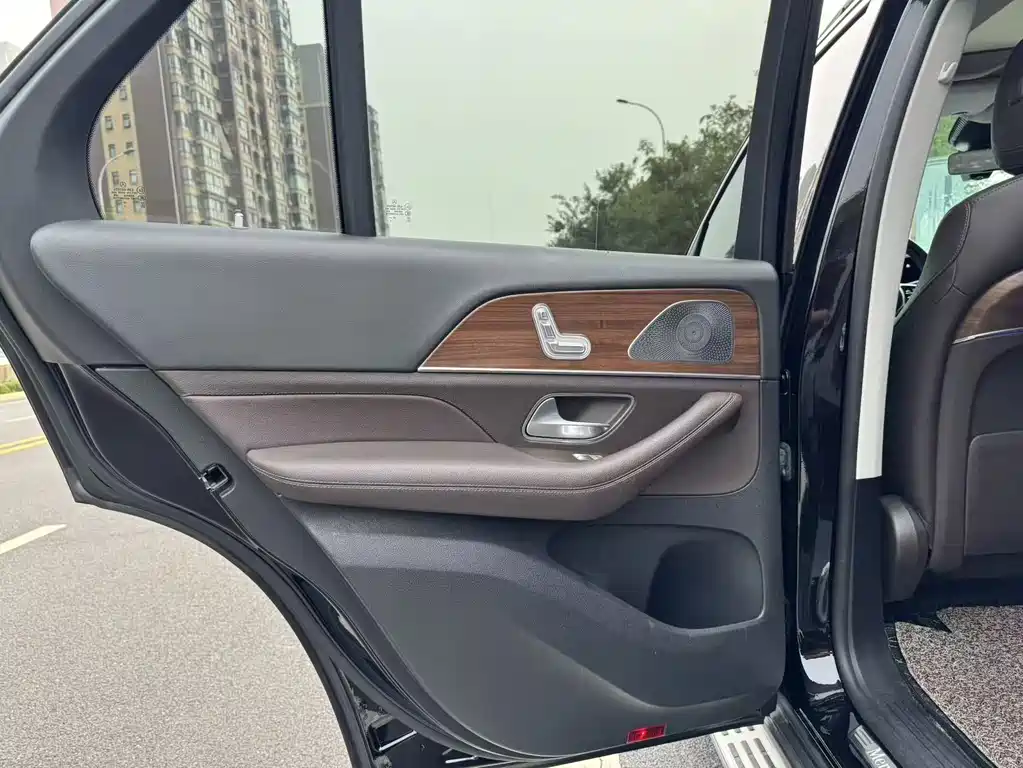 Mercedes-Benz GLE New Energy — миниатюра 18
