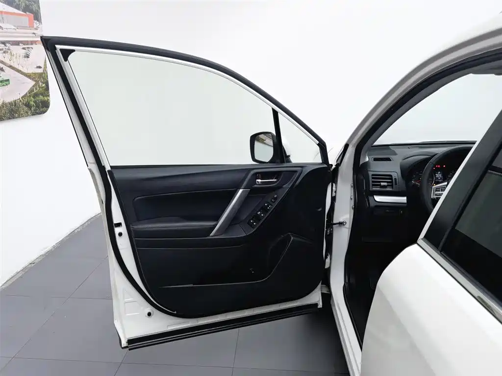 Subaru Forester 2013 2.5i AT Luxury